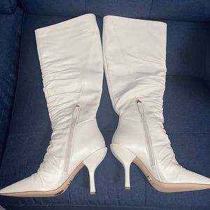 BRAND NEW Louise et Cie cream slouch boots!!